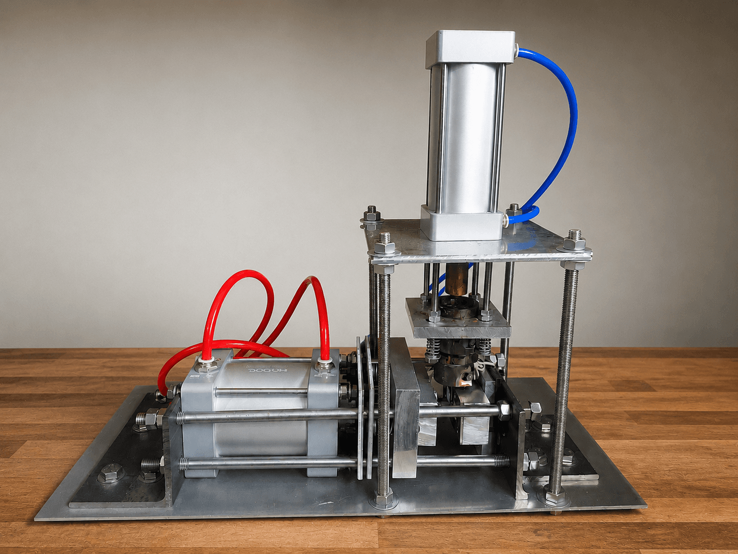 MiniMoldee Pro desktop injection molding process demonstration