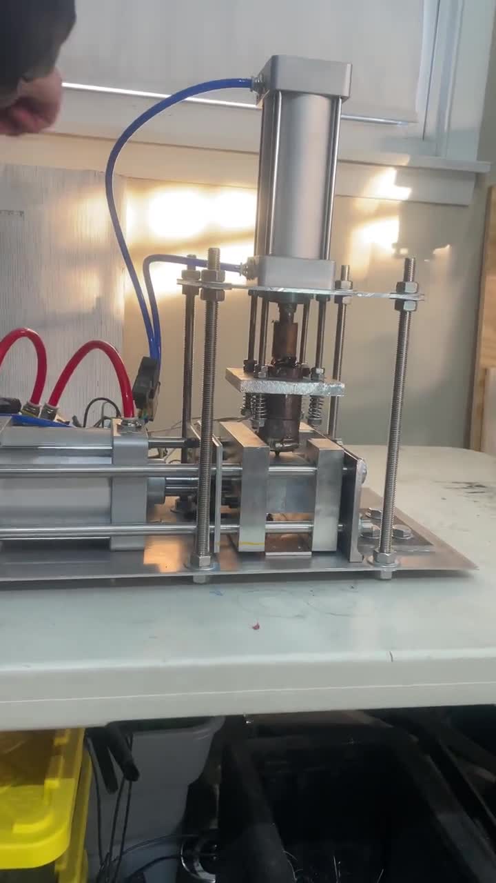 MiniMoldee Pro desktop injection molding machine